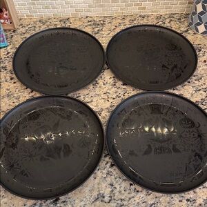New Mainstays Set of 4 Black Bat Pattern Plastic Dinner Plates